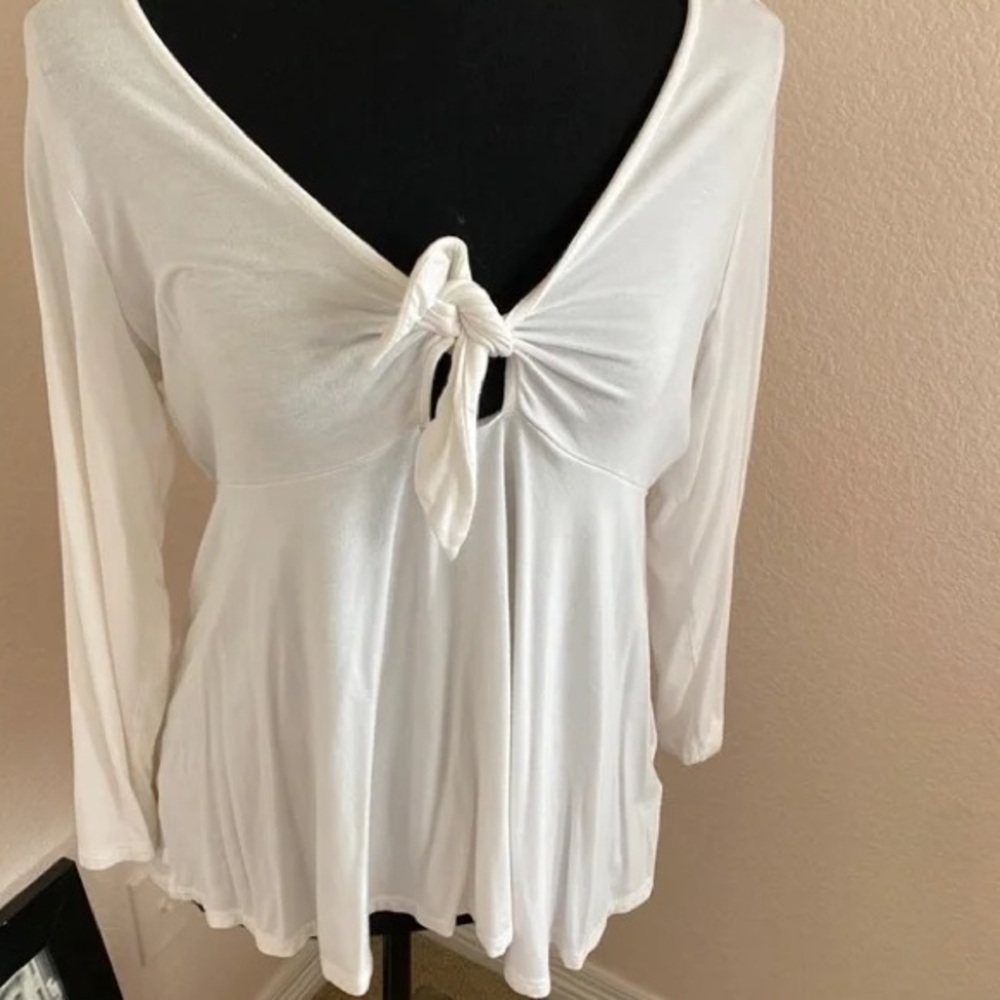 American Eagle Soft & Sexy Keyhole Top
